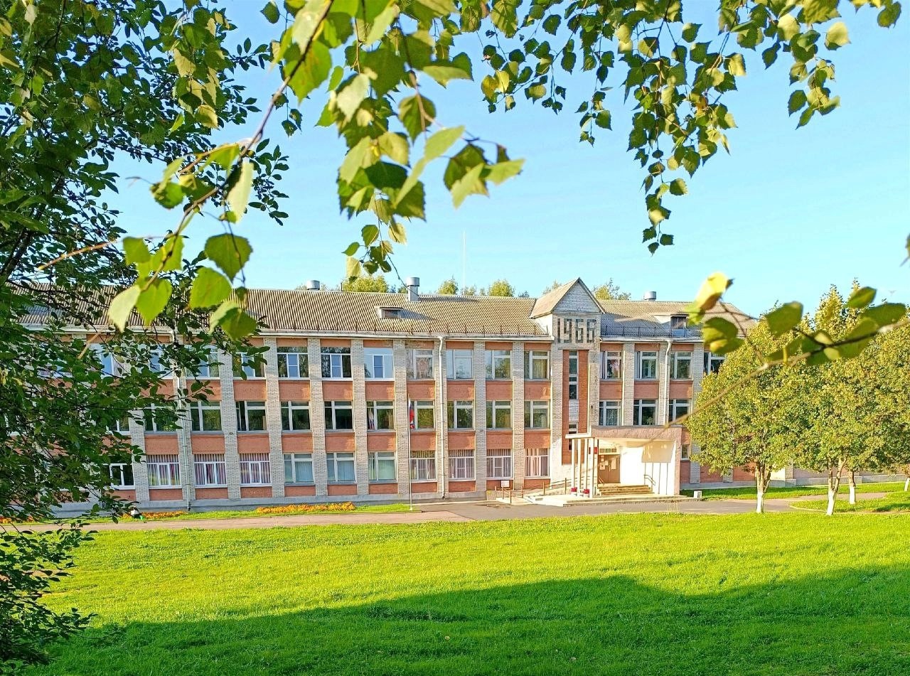 основное здание школы.